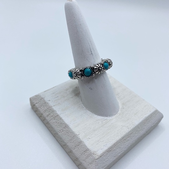 Ring - Picture 2 of 2